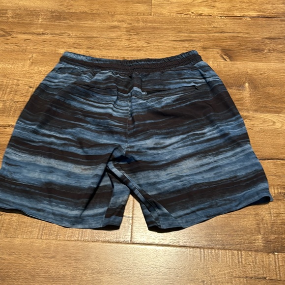 Lululemon Channel Cross Short *7" Updated
High Tide Multi - Picture 3 of 5